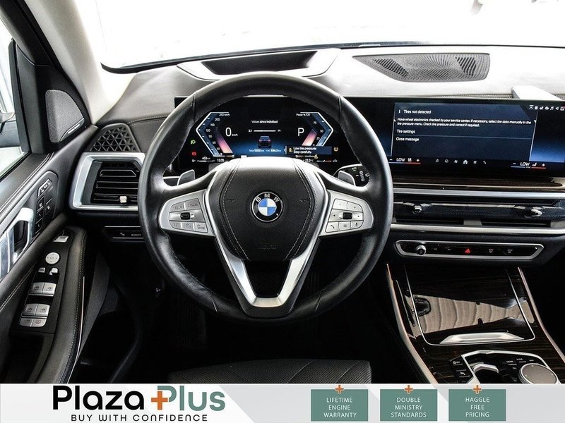 2024 BMW X7 xDrive40i Black Sapphire Metallic Premium Sound System 3rd Row Seat