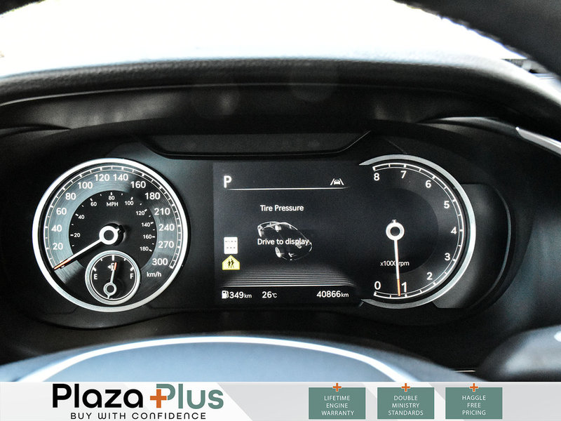 2025 GENESIS G70 2.5T Advanced One owner / Clean CarFax report