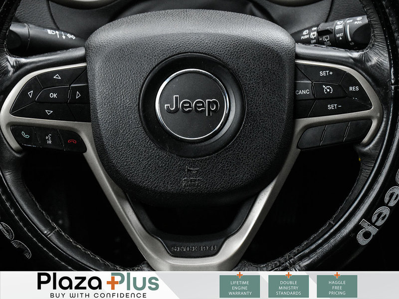 2016 Jeep Cherokee North One owner / Clean CarFax report / service records