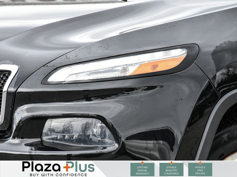 2016 Jeep Cherokee North One owner / Clean CarFax report / service records