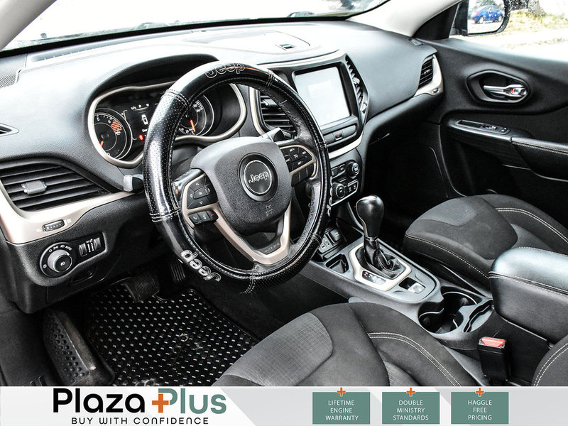 2016 Jeep Cherokee North One owner / Clean CarFax report / service records