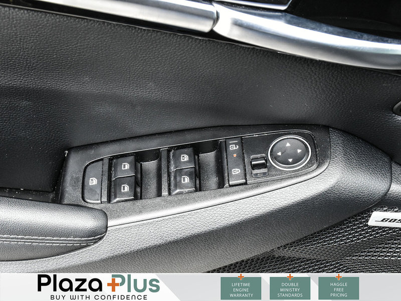 2024 Kia Seltos SX XLine Navigation l Sunroof l Back Up Camera