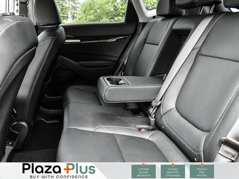 2024 Kia Seltos SX XLine Navigation l Sunroof l Back Up Camera