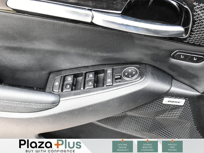 2024 Kia Seltos SX Sunroof l Navigation l Leather