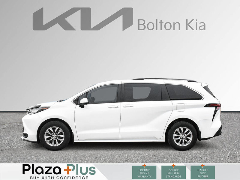 2022 Toyota Sienna LE