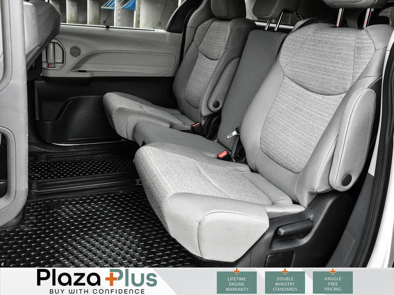 2022 Toyota Sienna LE