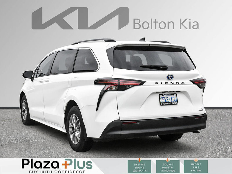 2022 Toyota Sienna LE