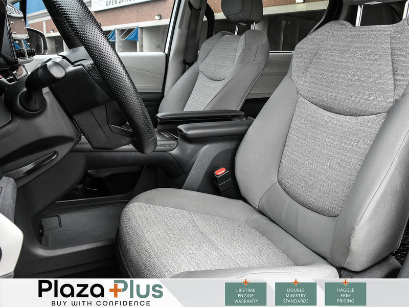 2022 Toyota Sienna LE