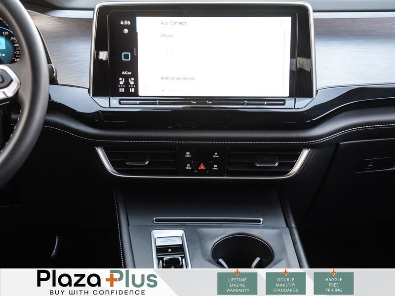 2024 Volkswagen Atlas Cross Sport Comfortline 1 Owner| Clean CarFax Report | All Wheel Drive | Certified |