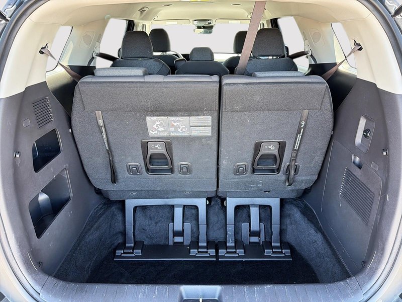 Kia Carnival LX 2026 L'ESPACE POUR TOUTE LA FAMILLE. LE CONFORT POUR TOUS LES TRAJETS.