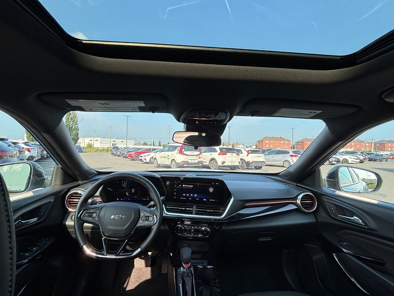 2024 Chevrolet Trax 2RS 11 inch screen + Carplay + Sunroof + heated seats & steering wheel