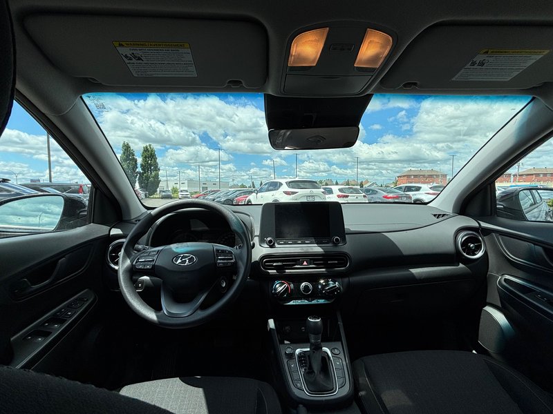 2023 Hyundai Kona Essential AWD + back up camera + Heated seats