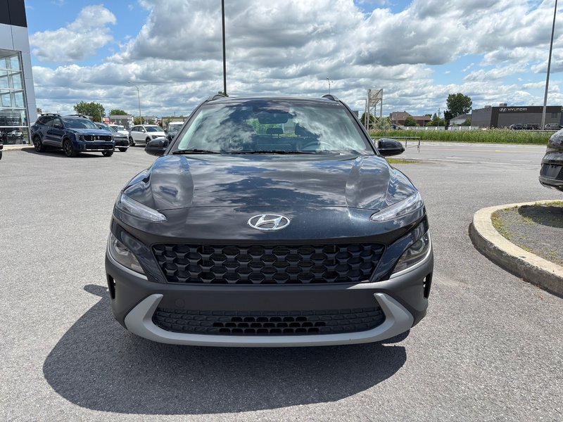 2023 Hyundai Kona Essential AWD + back up camera + Heated seats