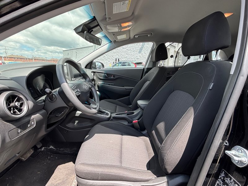 2023 Hyundai Kona Essential AWD + back up camera + Heated seats