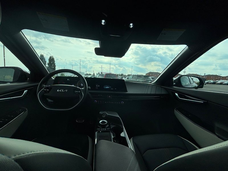2023 Kia EV6 Long Range w-GT-Line Pkg 1 Awd + Up to 455km of range + Leather + Adaptative cruise control
