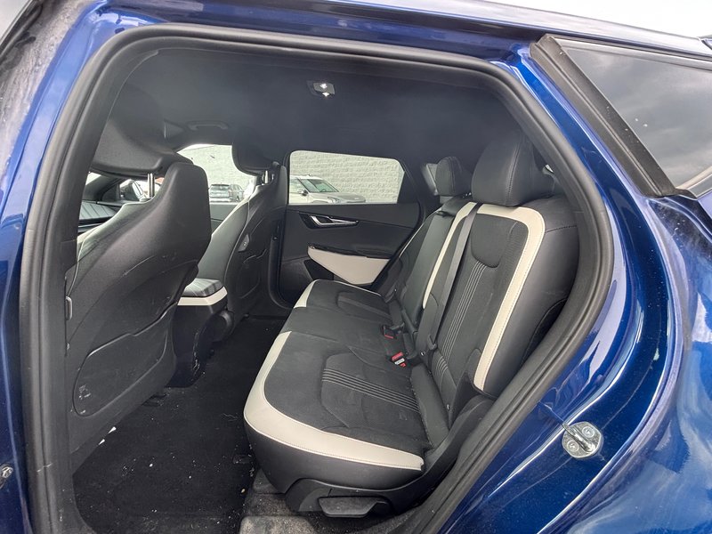 2023 Kia EV6 Long Range w-GT-Line Pkg 1 Awd + Up to 455km of range + Leather + Adaptative cruise control