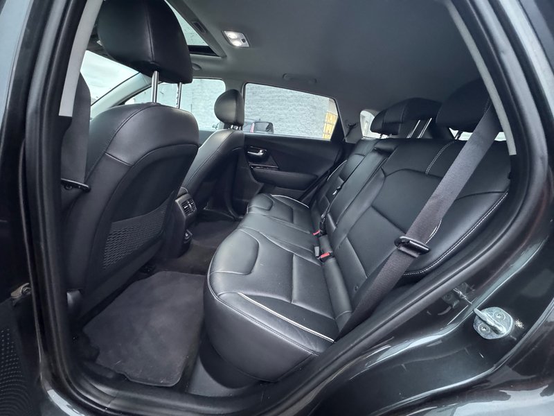 Kia Niro EV SX TOURING 2021 Jusqu'à 385km + TOIT + CUIR + NAV
