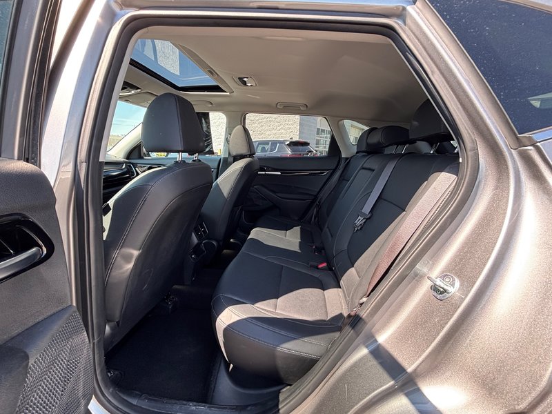 2022 Kia Seltos EX AWD + Sunroof + Leather + Carplay