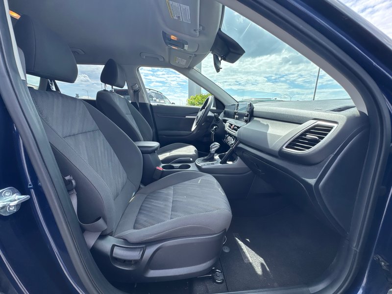 2024 Kia Seltos LX Heated seats + Backup camera + CarPlay