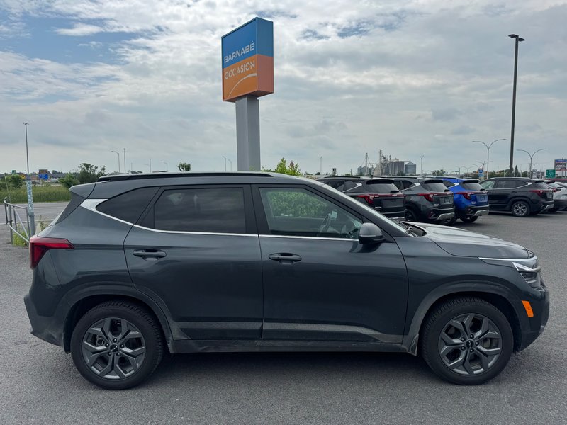 2025 Kia Seltos EX AWD + Sunroof + Leather + Backup camera