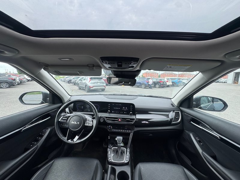 2025 Kia Seltos EX AWD + Sunroof + Leather + Backup camera