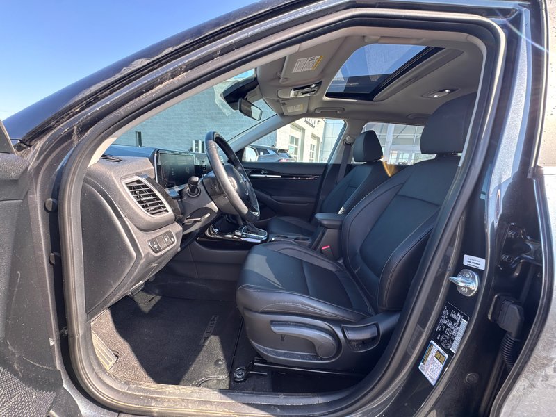 2025 Kia Seltos EX AWD + Sunroof + Leather + Rearview Camera