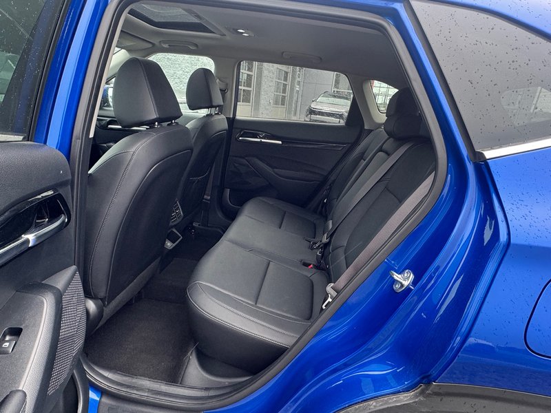 2026 Kia Seltos EX AWD + Sunroof + Leather + Backup camera