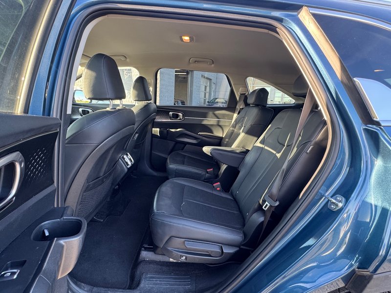 2025 Kia Sorento Hybrid EX AWD + CARPLAY + BACK UP CAMERA