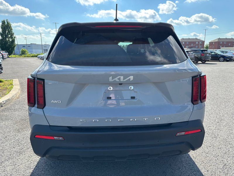 2022 Kia Sorento LX Premium Blind spot detector + Carplay + 7 passangers