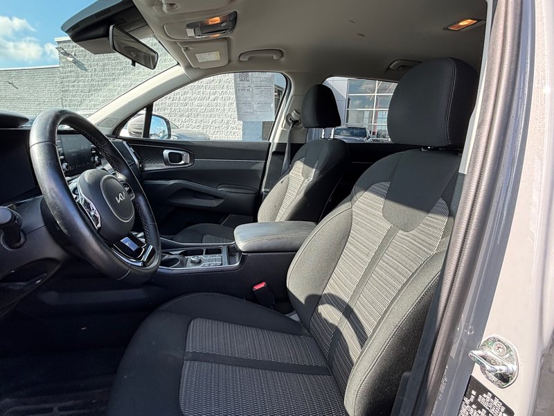 2022 Kia Sorento LX Premium Blind spot detector + Carplay + 7 passangers