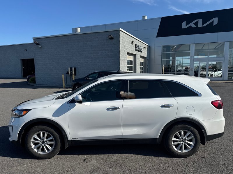 2020 Kia Sorento  AWD + 7 PASSENGERS + BACKUP CAMERA