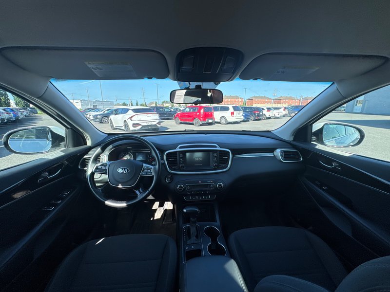 2020 Kia Sorento  AWD + 7 PASSENGERS + BACKUP CAMERA