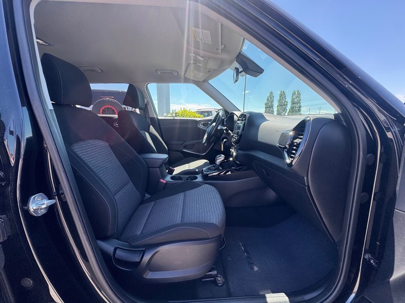 2023 Kia Soul EX Heated seats + Back up Camera