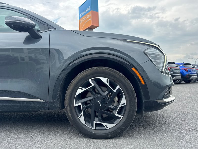 2024 Kia Sportage Plug-In Hybrid SX AWD + Sunroof + Leather + Backup camera