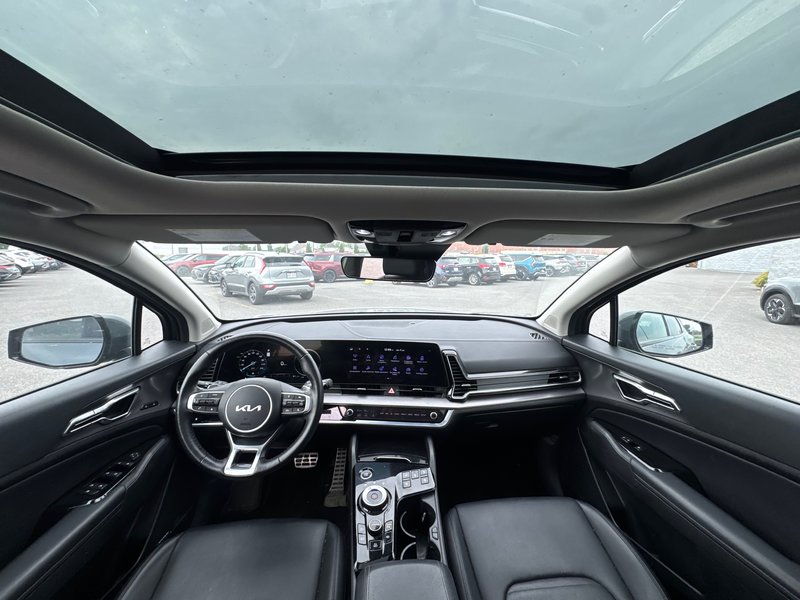 2024 Kia Sportage Plug-In Hybrid SX AWD + Sunroof + Leather + Backup camera