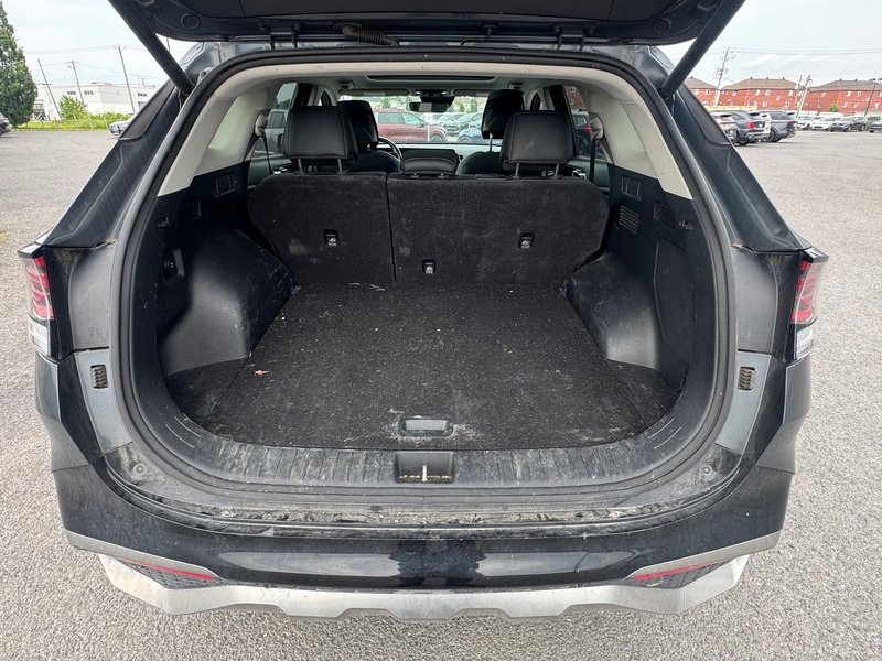 2024 Kia Sportage Plug-In Hybrid SX AWD + Sunroof + Leather + Backup camera