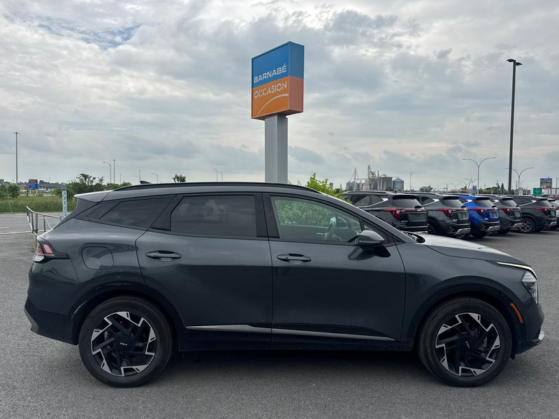 2024 Kia Sportage Plug-In Hybrid SX AWD + Sunroof + Leather + Backup camera