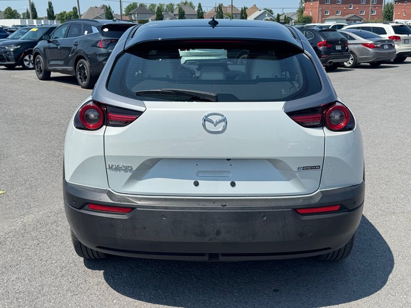 2023 Mazda MX-30 EV GT 100% electric + Carplay  + Heated seats