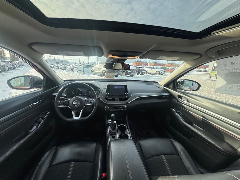2023 Nissan Altima SR Leather + Sunroof + Bose