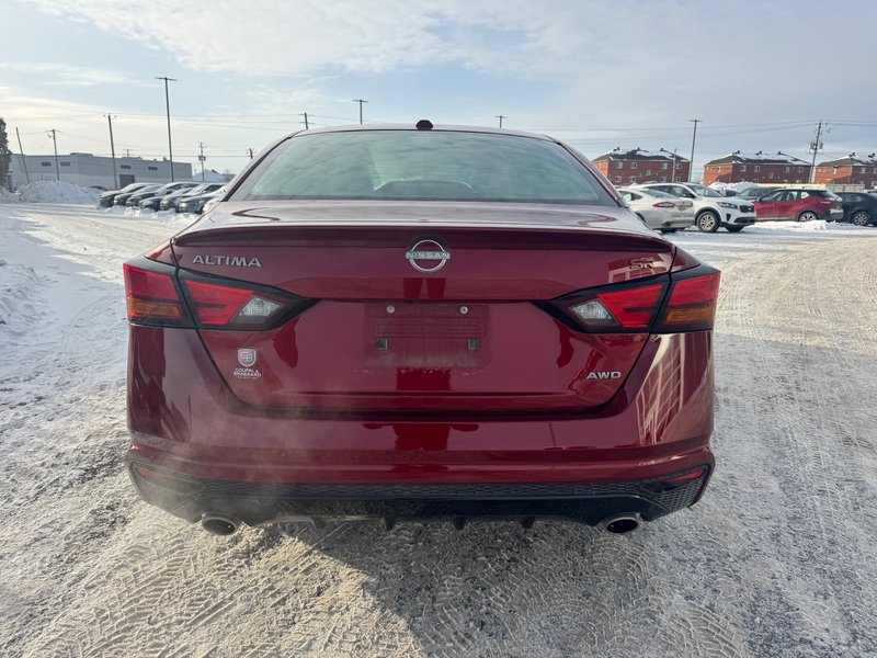 2023 Nissan Altima SR Leather + Sunroof + Bose