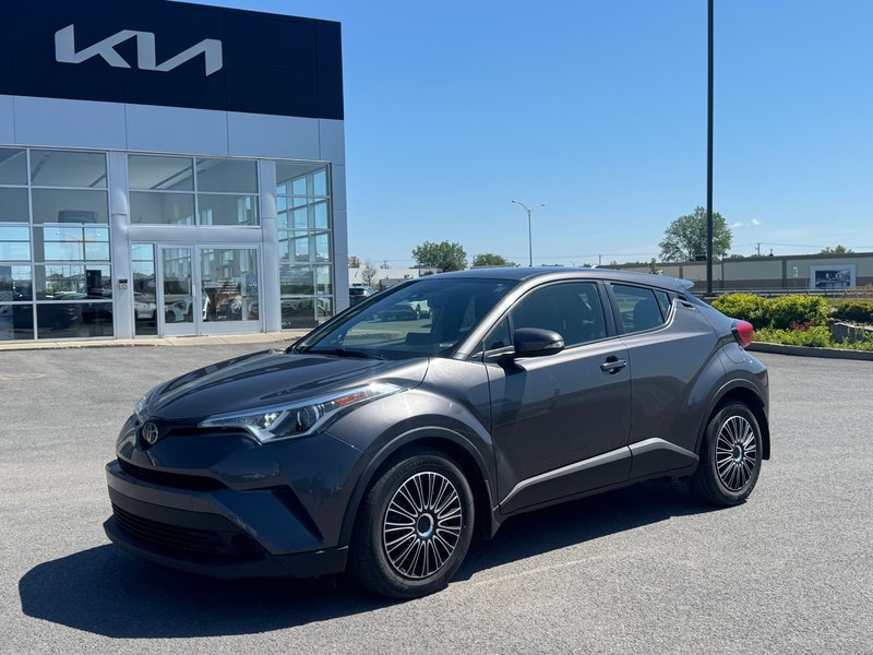 2019 Toyota C-HR  A/C + Backup camera