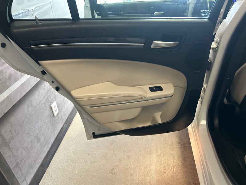 2018 Chrysler 300 Limited