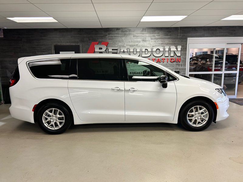 2025 Chrysler Grand Caravan SXT