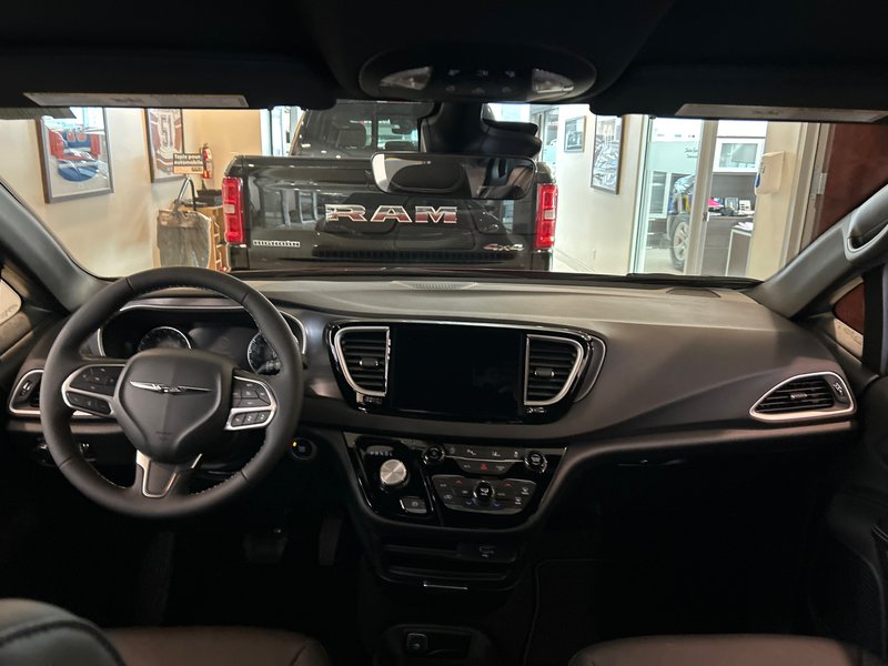 Chrysler Grand Caravan SXT 2026