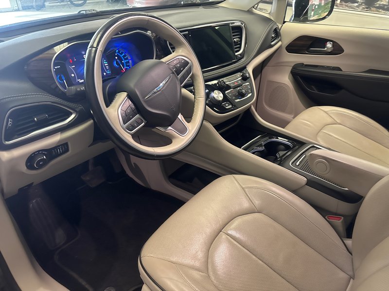 2021 Chrysler PACIFICA HYBRID LIMITED Limited