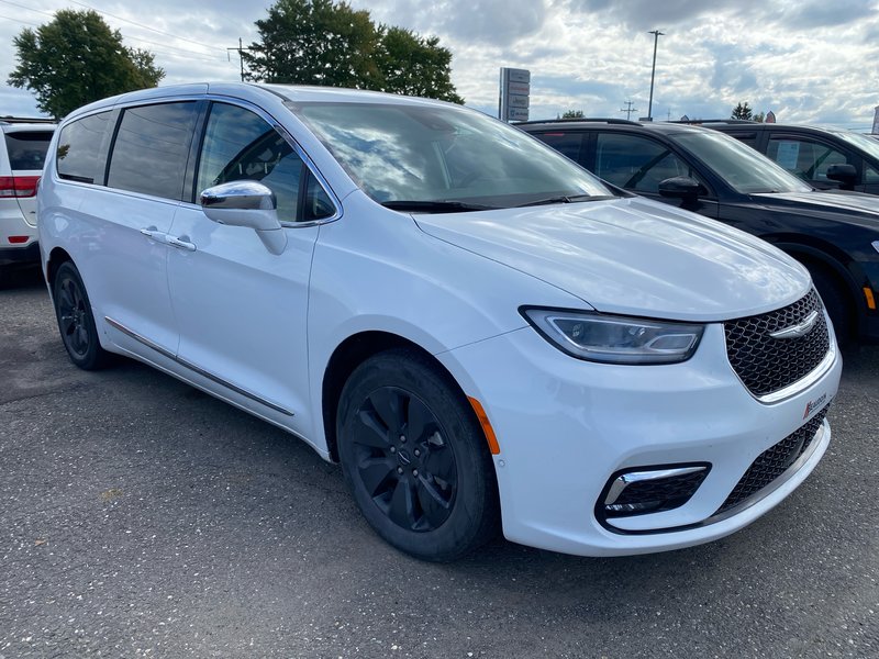 2022 Chrysler PACIFICA HYBRID LIMITED Limited