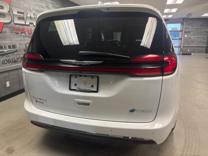 Chrysler PACIFICA HYBRID LIMITED Limited 2022