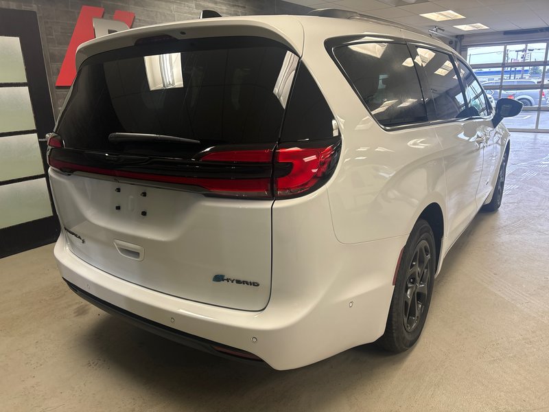 2024 Chrysler Pacifica Hybrid PREMIUM S APPEARANCE