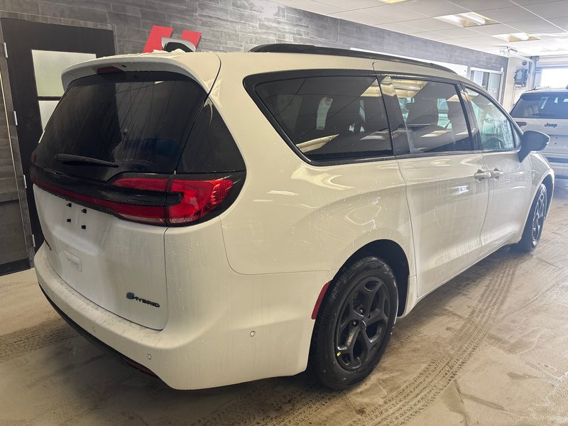 2025 Chrysler Pacifica Hybrid LIMITED S APPEARANCE