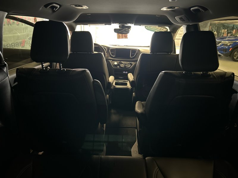 Chrysler Pacifica Hybrid SELECT 2025